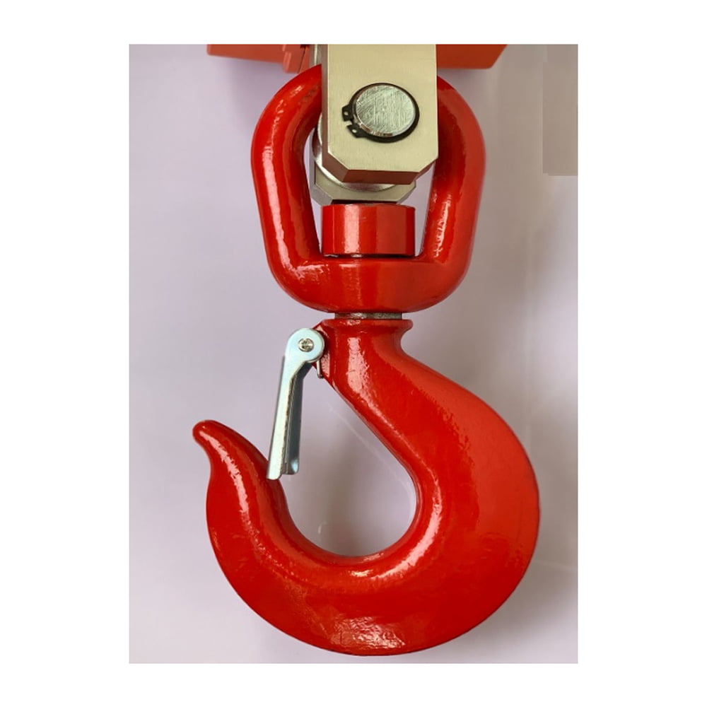 Móc cẩu màu đỏ, chi tiết kim loại chắc chắn, dùng trong công nghiệp.