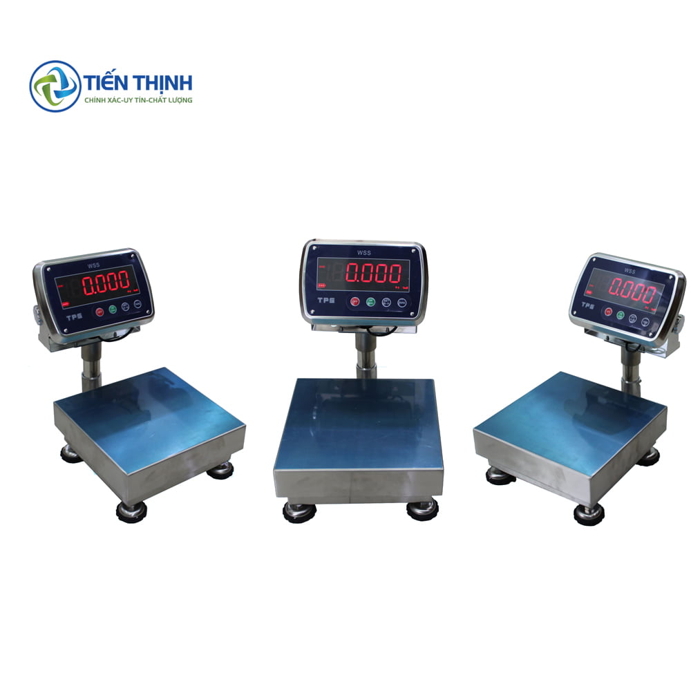 Ba cân điện tử công nghiệp với màn hình LED đỏ, nền trắng.