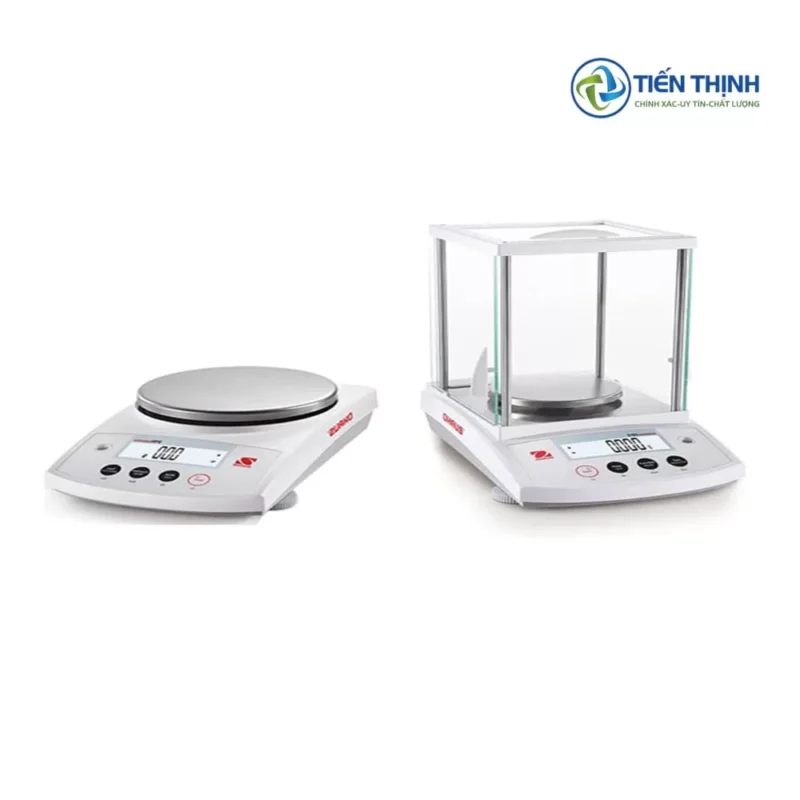 Hai cân điện tử chính xác, dùng trong phòng thí nghiệm hoặc công nghiệp.