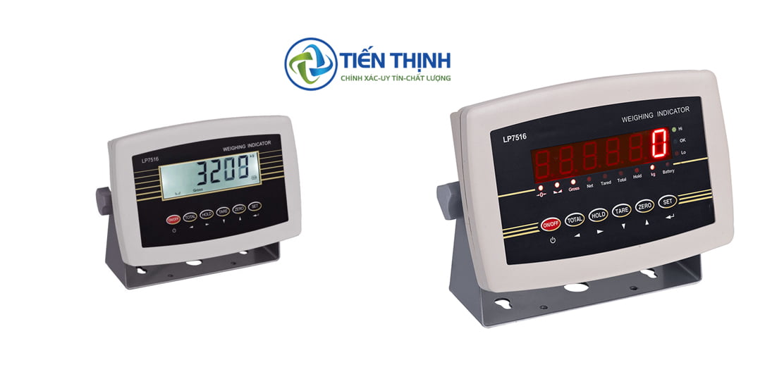 Hai màn hình cân điện tử màu xám trắng, hiển thị số rõ ràng.
