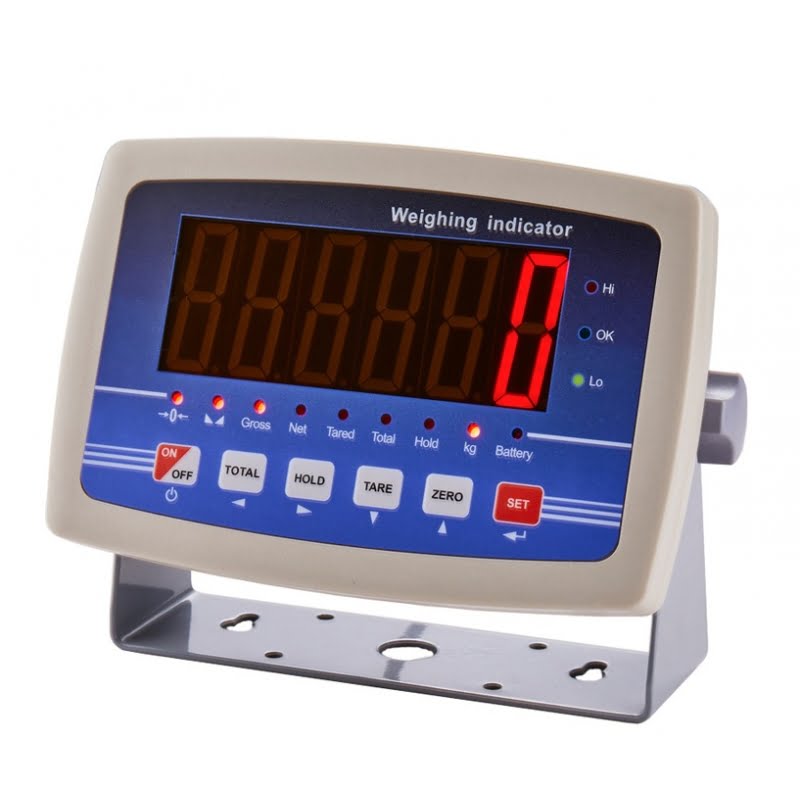 Thiết bị hiển thị cân điện tử với màn hình số đỏ nổi bật.