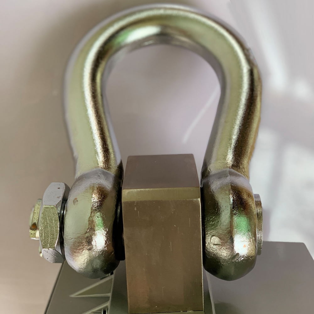 Móc treo kim loại sáng bóng, dùng trong công nghiệp nâng hạ.