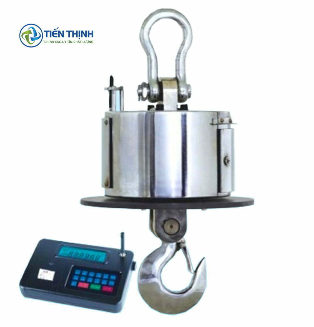 Cân treo điện tử công nghiệp với móc treo và bộ điều khiển rời.