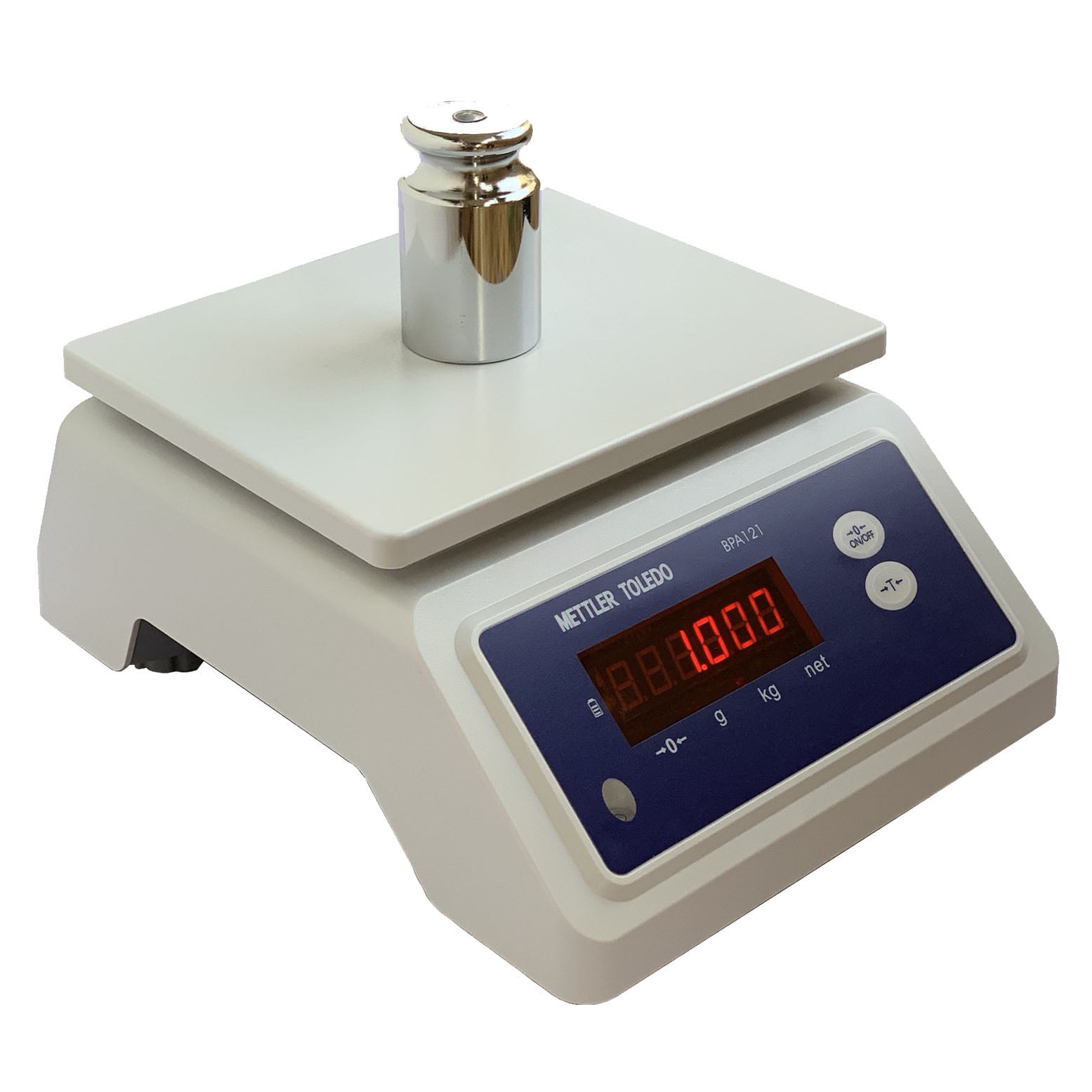 Cân điện tử màu trắng với quả cân tròn bằng kim loại sáng bóng.